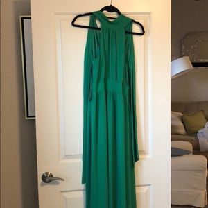 Lulu’s green high neck evening gown